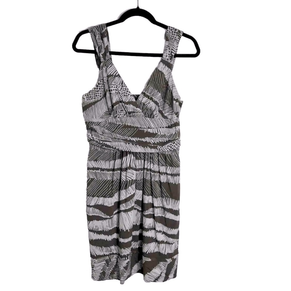 BCBG Maxazria Cocoa Combo Safari Print Dress Pockets Sleeveless Lined Size 6